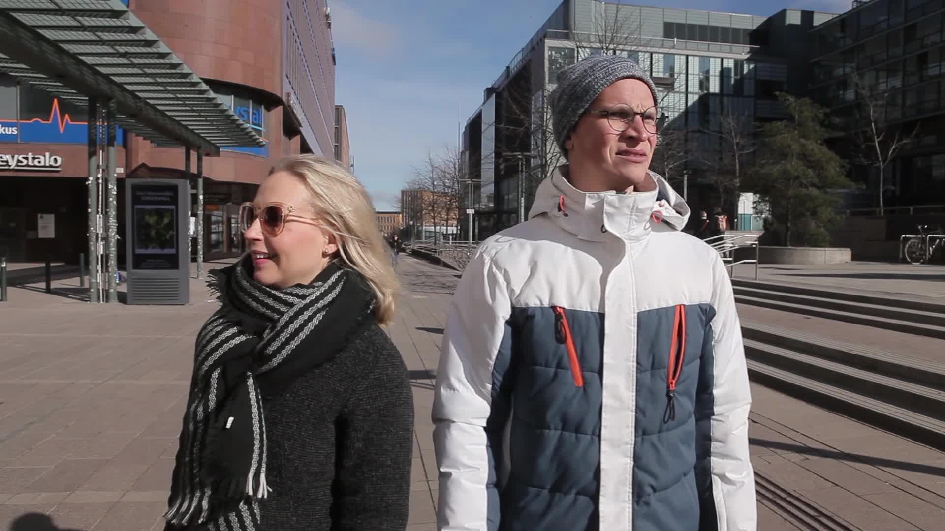 Krisse ja Riku käänsivät Suomen hauskin tavis -ohjelman idean päälaelleen: "Oot vetäny vessasta mun koomikon uran"