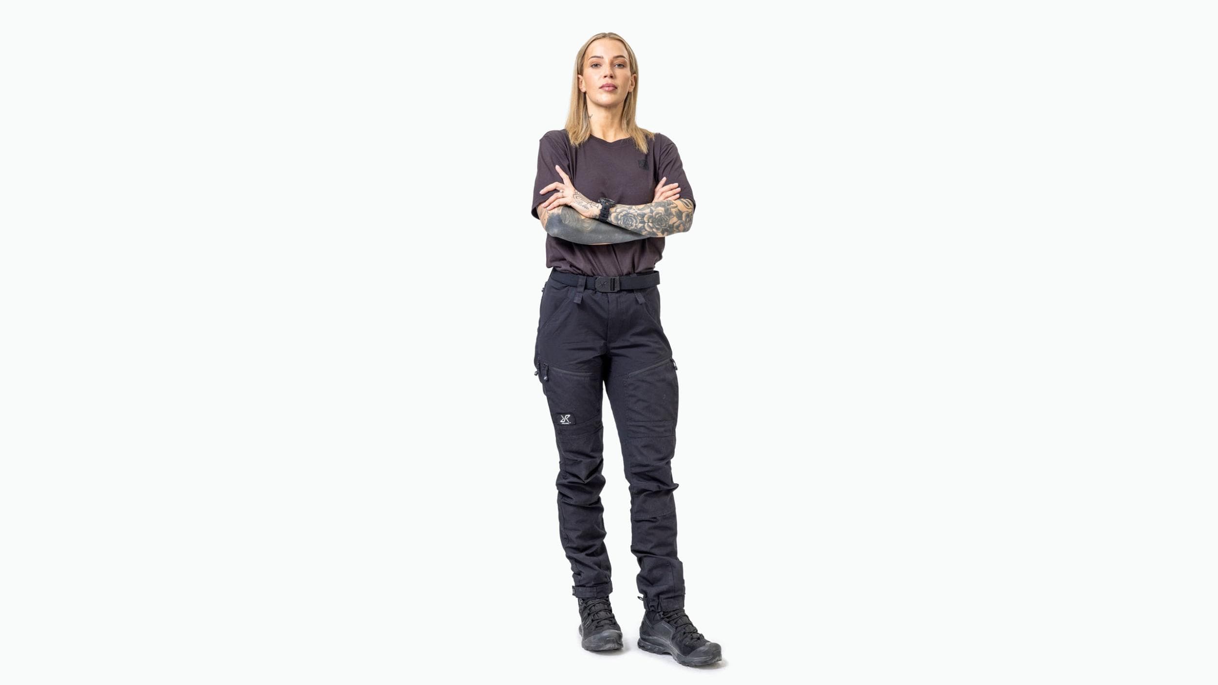 HARRIET HOLMBORG, 33, YRITTÄJÄ / VAIKUTTAJA HARRIET HOLMBORG, 33, YRITTÄJÄ / VAIKUTTAJA