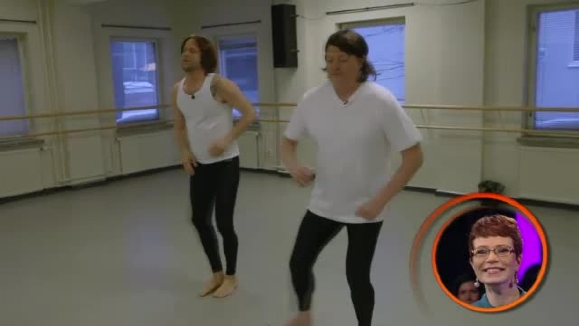 "Marco Bjurström" ja "Jorma Uotinen" tanssaavat hypnotisoidulle